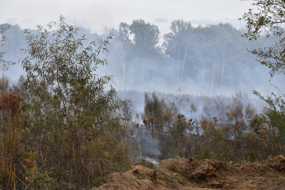 Large wildfire burning near Warren