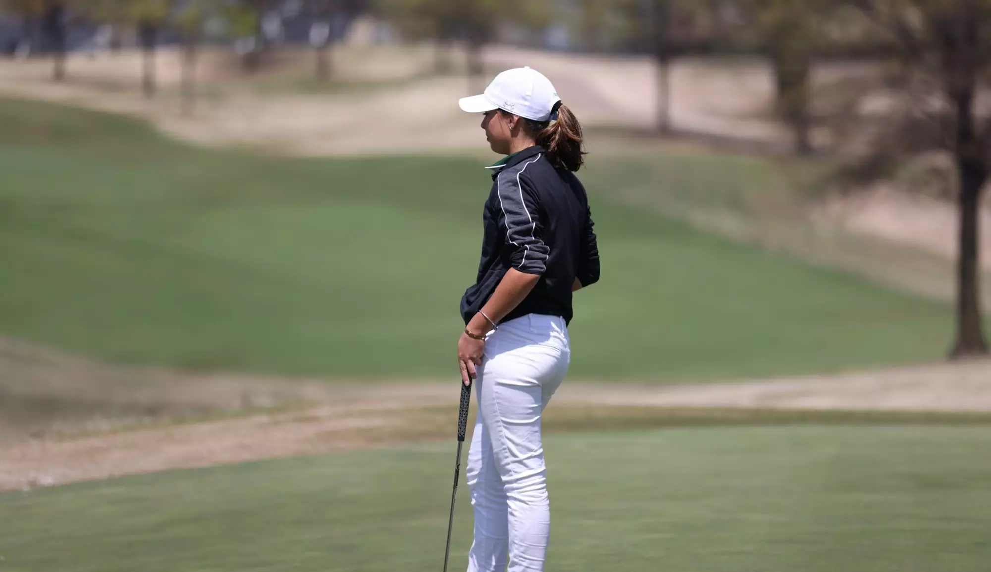 Women's Golf Share Third in Central Region Preview